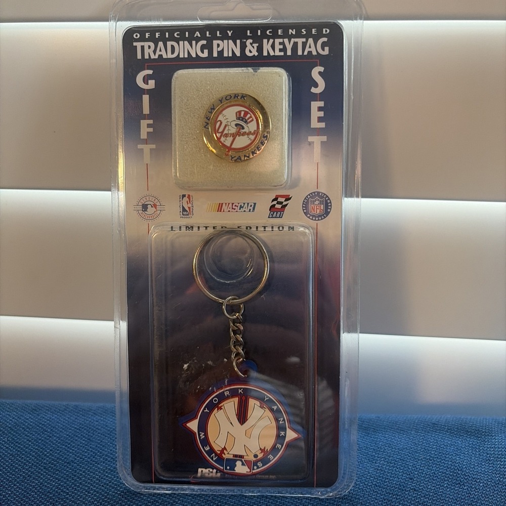 Vintage MLB NY Yankees can you Trading Pin & Key Tag Gift Set by PSG 2001. New